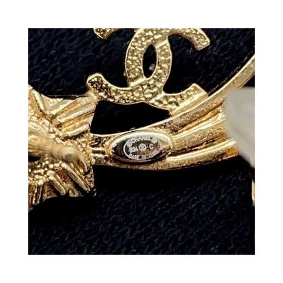 Pre Loved Chanel Shooting Star Pearl Earrings Women Gold - Picture 7 of 8